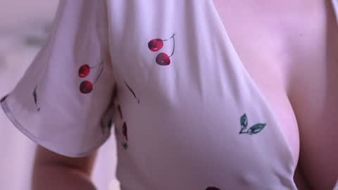 Snapshot of floret_joy chatting on 09.14.25 ALICE online show from 09.14.25