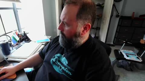 Snapshot of floridabearlive chatting on 09.14.25 FloridaBearLive online show from 09.14.25