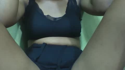 Snapshot of florine592953 chatting on 02.13.26 florine592953 online show from 02.13.26