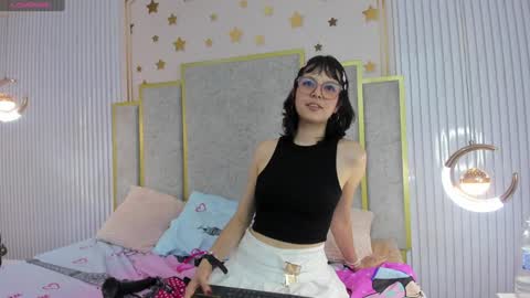 Snapshot of flower_dulce chatting on 12.30.24 Dulce online show from 12.30.24