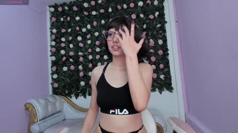 Snapshot of flower_dulce chatting on 01.05.25 Dulce online show from 01.05.25