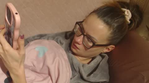 say meow and send tip  online show from 12.04.25