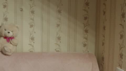 say meow and send tip  online show from 10.29.25