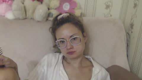 Snapshot of flowercandydoll13 chatting on 07.16.26 say meow and send tip online show from 07.16.26