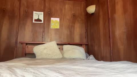 Flowergirl online show from 11.06.25