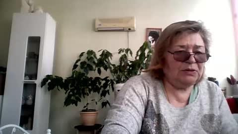 Flowerlower online show from 02.05.25