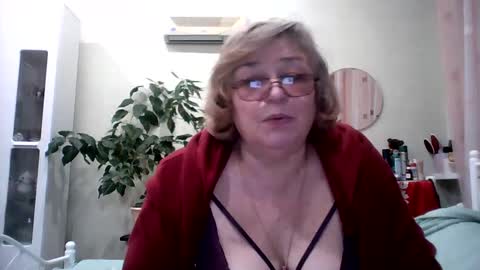 Flowerlower online show from 02.15.25