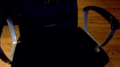 Snapshot of flowmover chatting on 03.04.25 flowmover online show from 03.04.25