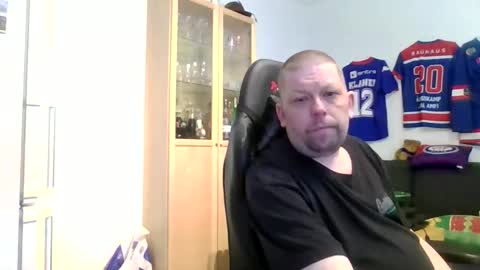 fluffy_espen online show from 04.23.26