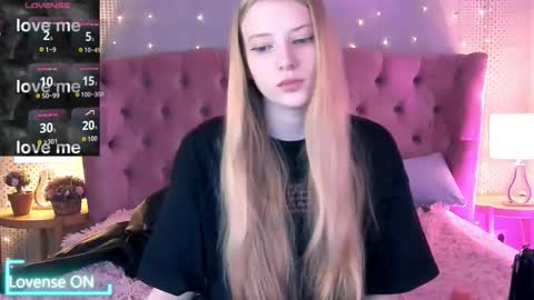 Mia online show from 09.20.25