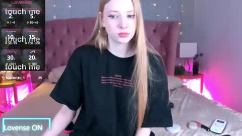 Mia online show from 10.24.25