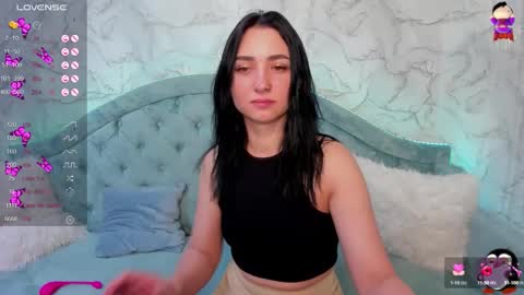 Snapshot of flufyfoxx chatting on 09.28.25 Lina online show from 09.28.25