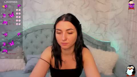 Snapshot of flufyfoxx chatting on 09.30.25 Lina online show from 09.30.25