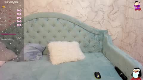 Snapshot of flufyfoxx chatting on 10.10.25 Lina online show from 10.10.25