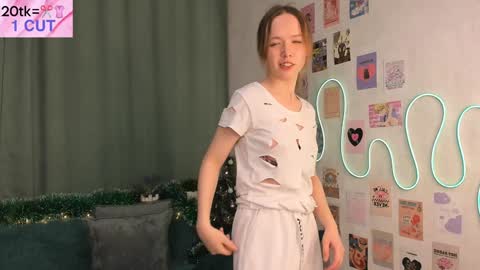 Snapshot of fly_best chatting on 12.29.24 Polly online show from 12.29.24