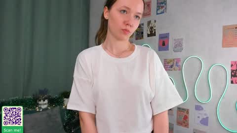 Snapshot of fly_best chatting on 01.02.25 Polly online show from 01.02.25