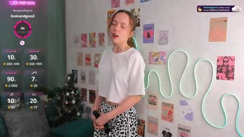 Snapshot of fly_best chatting on 01.04.25 Polly online show from 01.04.25