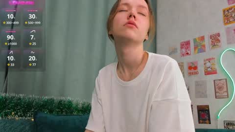 Snapshot of fly_best chatting on 01.04.25 Polly online show from 01.04.25