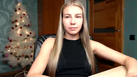 Molli  Ready for any play with you. Hottest show in pvt  Help a student earn big tokens  online show from 12.28.24