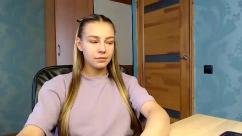 Molli  Ready for any play with you. Hottest show in pvt  Help a student earn big tokens  online show from 02.07.25