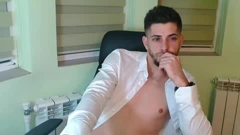 independent model online show from 12.04.24