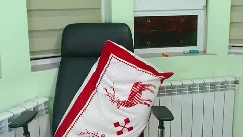 independent model online show from 01.13.25