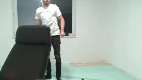 independent model online show from 02.10.25