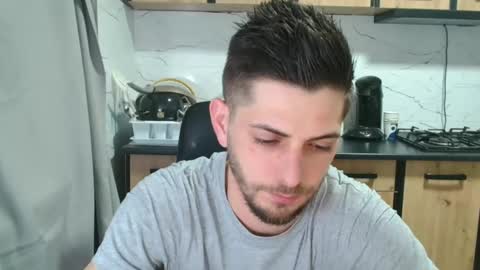 independent model online show from 02.28.25