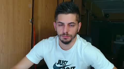 independent model online show from 09.16.25