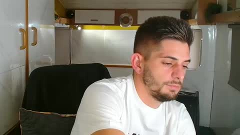 independent model online show from 10.20.25