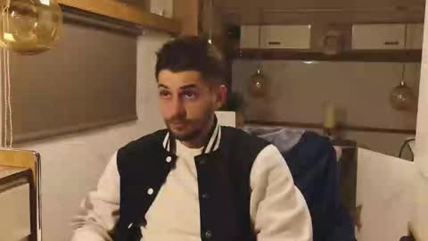 independent model online show from 03.08.26