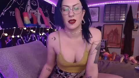 Fonda Dix online show from 02.05.25