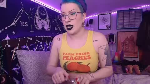 Fonda Dix online show from 09.17.25