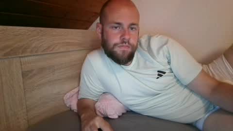 Snapshot of foniks96 chatting on 06.18.26 Martin Grob online show from 06.18.26