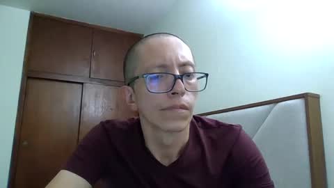 Snapshot of fonzi_flores chatting on 09.28.25 fonzi_flores online show from 09.28.25