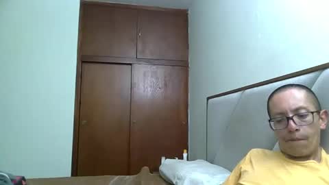 Snapshot of fonzi_flores chatting on 10.05.25 fonzi_flores online show from 10.05.25