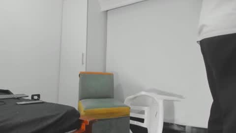 foot_master777 online show from 10.13.25