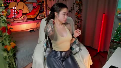 Snapshot of forest_lina chatting on 01.11.25     online show from 01.11.25