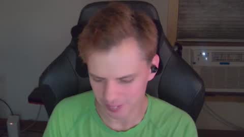 Snapshot of forever_broken chatting on 10.26.25 forever_broken online show from 10.26.25