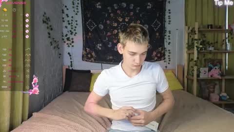 forever_eren online show from 11.12.25