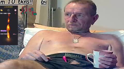 Snapshot of forexxxx_man chatting on 02.02.25 doc online show from 02.02.25