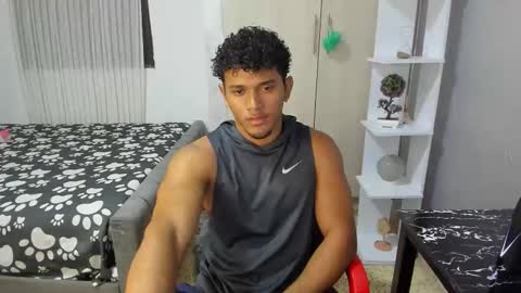 Snapshot of fox_evans chatting on 10.29.25 Fox online show from 10.29.25