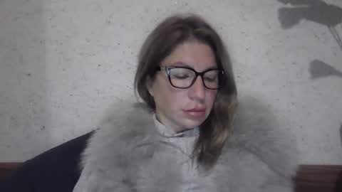 fox_red_lady7 online show from 12.02.24