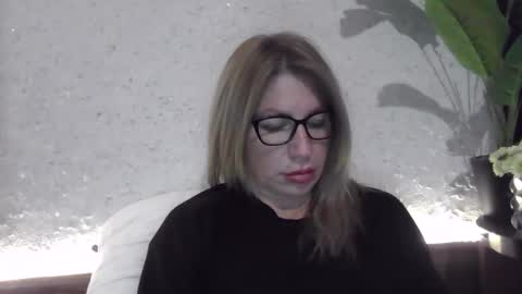 fox_red_lady7 online show from 12.07.24