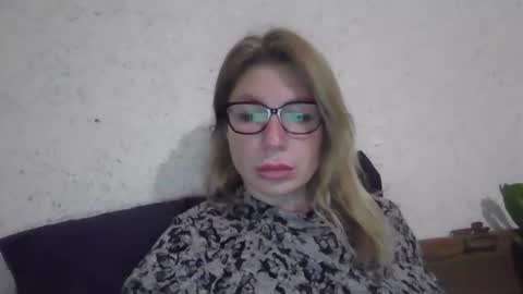 fox_red_lady7 online show from 12.19.24