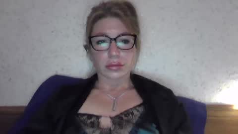 fox_red_lady7 online show from 02.05.25