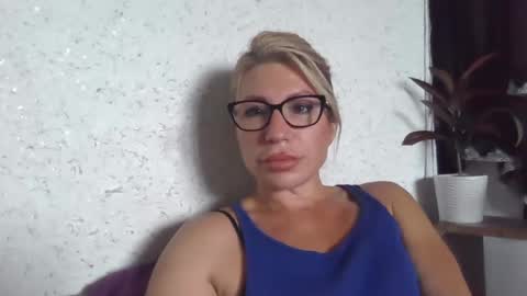 fox_red_lady7 online show from 09.24.25