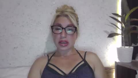 fox_red_lady7 online show from 10.02.25