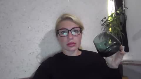 fox_red_lady7 online show from 10.13.25