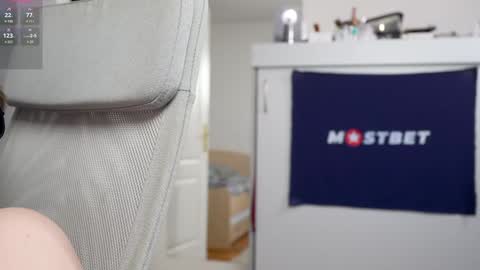 Snapshot of foxeslovefoxes chatting on 12.27.24 CUSTOM PHOTOS AND VIDEOS -  online show from 12.27.24